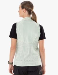 Compressport Chaqueta sin mangas ultraligera cortaviento para mujer 16533