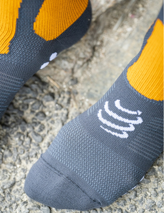 Chaussettes de randonnee Hiking Socks Compressport 83371