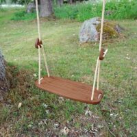 Classic Outdoor swing in walnut Lillagunga 33025